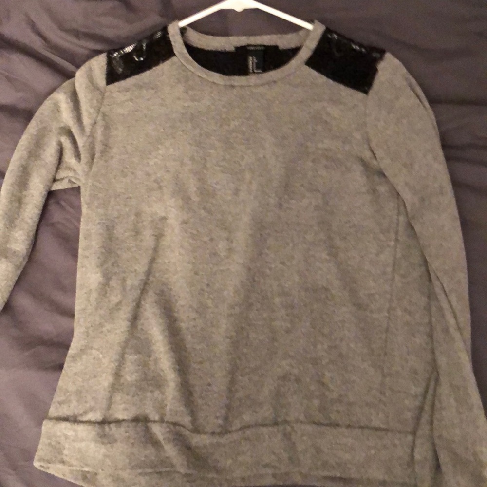 Grey sweatshirt